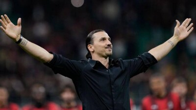 Златан Ибрагимович объявил о завершении карьеры футболиста