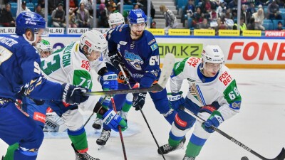 Казахстанский "Барыс" потерпел поражение в первом матче чемпионата КХЛ