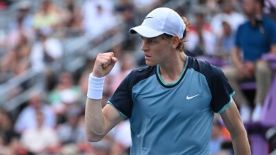 Первая ракетка мира Янник Синнер избежал дисквалификации за два положительных допинг-теста