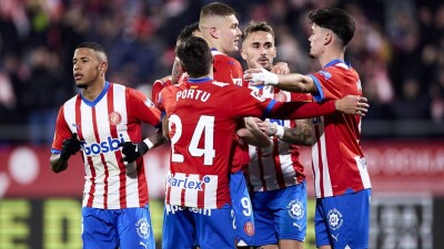 "Жирона" разгромила "Алавес" и вышла на первое место в чемпионате Испании по футболу