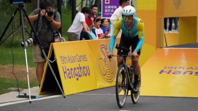 Казахстанский велогонщик Луценко завоевал ещё одну золотую медаль Азиатских игр-2023