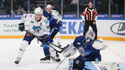 Казахстанский "Барыс" потерпел третье поражение подряд в чемпионате КХЛ