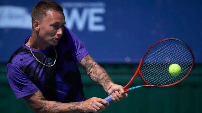 Теннисист Денис Евсеев вышел в четвертьфинал "Челленджера" в Польше