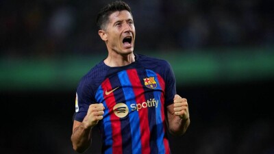 Хет-трик Роберта Левандовского отложил чемпионство "Реала"