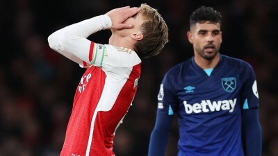 "Арсенал" упустил великолепный шанс выйти на первое место в чемпионате Англии по футболу