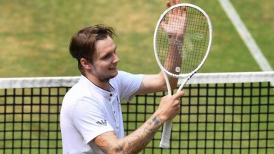 Александр Бублик уверенно прошёл в третий круг Уимблдона