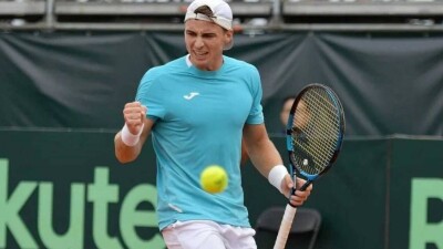 Скатов обыграл Кукушкина и вышел в четвертьфинал "Челленджера"