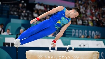 Казахстанский гимнаст Нариман Курбанов завоевал "серебро" Олимпиады в Париже