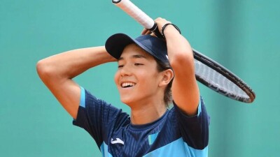Казахстанский теннисист Амир Омарханов стал абсолютным чемпионом турнира ITF Juniors в Грузии