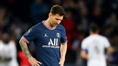 Лучшие нападающие мира Лионель Месси и Килиан Мбаппе не смогли забить скромному "Лиону"