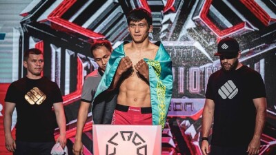 Непобеждённый боец Азат Максум подписал контракт с UFC