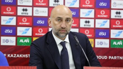 Тренер сборной Казахстана по футболу возглавил грозненский "Ахмат"