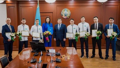 "Начало большого пути". Министр культуры и спорта поздравил казахстанских гимнастов