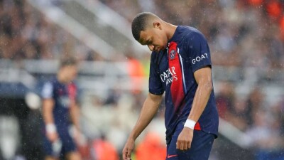 "Ньюкасл" в Англии неожиданно разгромил французский ПСЖ