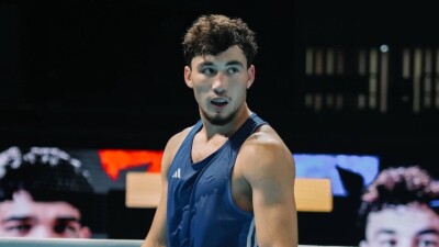 "Разнёс без шансов": чемпион мира из Казахстана пробился в финал первенства Азии