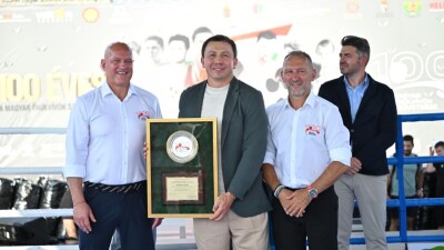 Геннадий Головкин посетил юбилей бокса в Венгрии