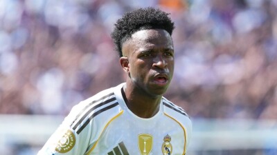 Винисиус не спешит подписывать контракт с "Реалом": переговоры зависли