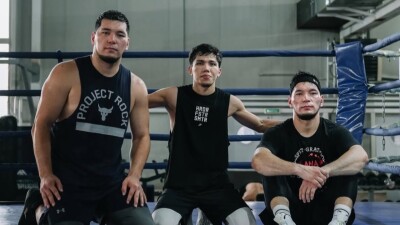 Сборная Казахстана отправилась в Великобританию на чемпионат мира по боксу