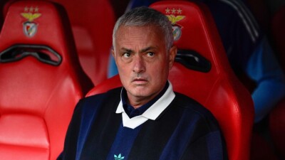Жозе Моуринью покидает "Фенербахче" после вылета из Лиги чемпионов