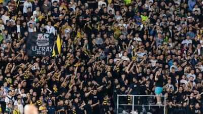 Фанаты "Кайрата" требуют ограничить продажу билетов на матчи Лиги чемпионов