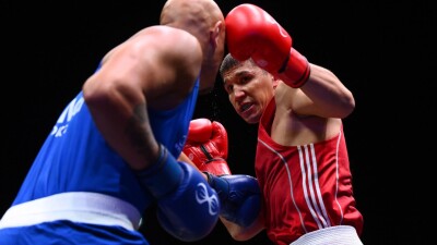 Судьи решили исход встречи с участием казахстанца на чемпионата мира по боксу