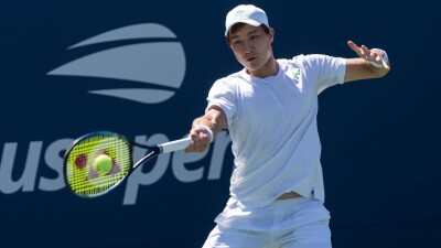 Первый казах на Уимблдоне остановился в шаге от финала турнира в Китае