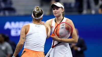 Рыбакина разгромила Пегулу на Кубке Билли Джин Кинг