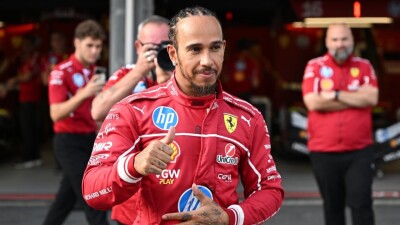 Льюис Хэмилтон избавился от коллекции суперкаров