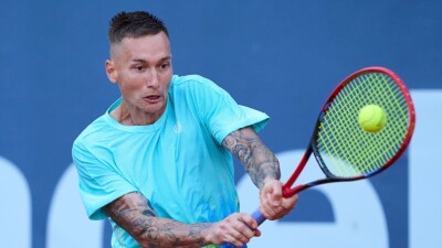 Казахстанский теннисист остался за бортом основной сетки турнира в Китае