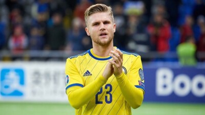 Экс-игрок сборной Казахстана Меркель выбрал продолжить карьеру в ОАЭ