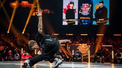 Би-бои и би-гелс завоевали мир. На очереди Олимпийские вершины?