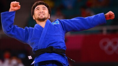 Елдос Сметов одержал первую победу на Олимпийских играх-2024 в Париже!