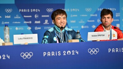 Президент Казахстана поздравил Олимпийского чемпиона Елдоса Сметова