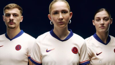 "Вместе мы горим синим пламенем": "Челси" представил необычную новую форму. Мнения болельщиков разделились