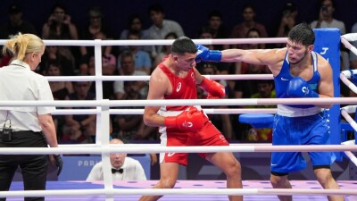 Олимпиада-2024: Нурбек Оралбай пробился в четвертьфинал олимпийского турнира