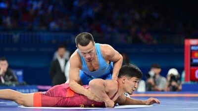 Борьба на Олимпиаде-2024: Айдос Султангали уступил двукратному чемпиону мира в 1/8 финала