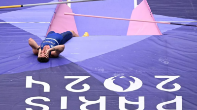 "Я рад, что заставил людей улыбаться и смеяться": французский легкоатлет сбивший планку гениталиями