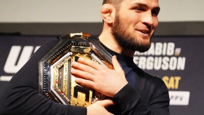 "Это дичь, этого не может быть!": чемпион UFC о Хабибе Нурмагомедове 
