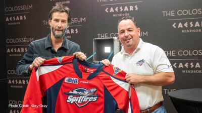 Актер Киану Ривз подписал контракт с канадским хоккейным клубом 