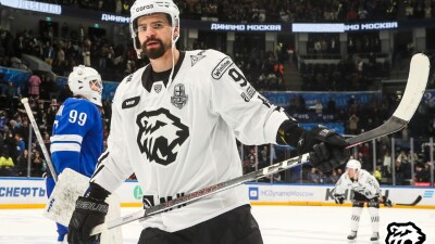 Стало известно сколько денег заработают новички "Барыса" Антипин и Бурдасов за сезон