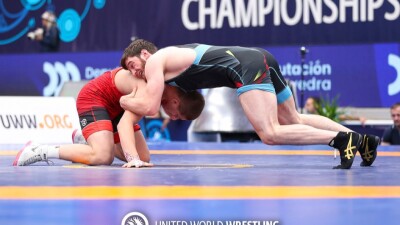 ЧМ по вольной борьбе: Камил Куруглиев будет бороться за третье место