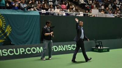 Андрея Голубева торжественно проводили из тенниса