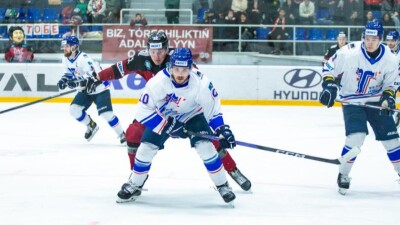 В чемпионате Казахстана по хоккею оформлен первый хет-трик