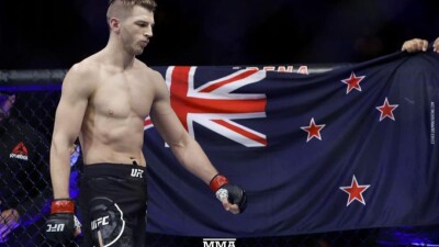 Дэн Хукер готов драться с Конором Макгрегором вместо Чендлера