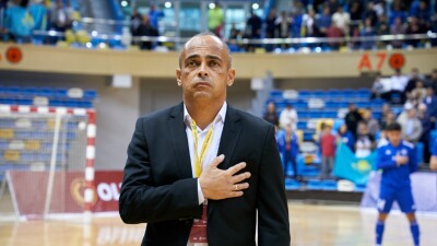 "Я рад, что Казахстан продолжает борьбу на чемпионате мира": главный тренер сборной Казахстана по футзалу