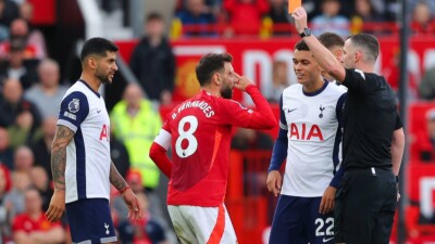 "Они пали совсем низко": легенда "Манчестер Юнайтед" Гари Невилл о кризисе клуба