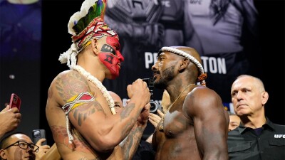 Эксперты спрогнозировали нокаут в главном бою UFC 307 Перейра – Раунтри