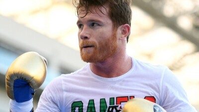  Официально: IBF лишила Сауля Альвареса титула чемпиона мира