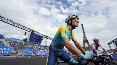 Олимпиада-2024: Алексей Луценко и Евгений Федоров провально выступили в велогонке на шоссе