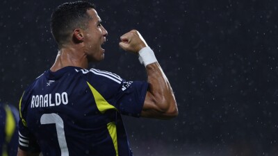 Криштиану Роналду забил гол в 23-м подряд сезоне на профессиональном уровне и вывел свой клуб в финал Суперкубка Саудовской Аравии 